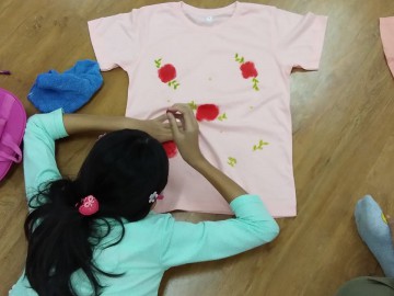 อาสาสมัคร เขียนศิลป์บนเสื้อเพื่อผู้ป่วยเรื้อรัง 29 ก.ค. 62 T-Shirt Painting Volunteer to Support Chronically Ill Patients in Thailand; July, 29, 19